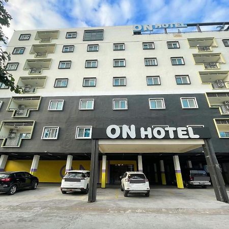 On Hotel Friendship 安吉利斯 外观 照片