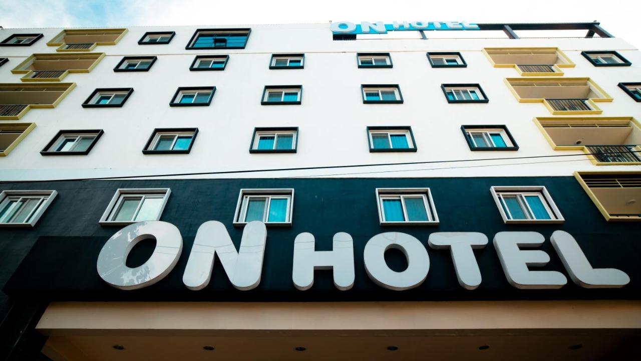 On Hotel Friendship 安吉利斯 外观 照片