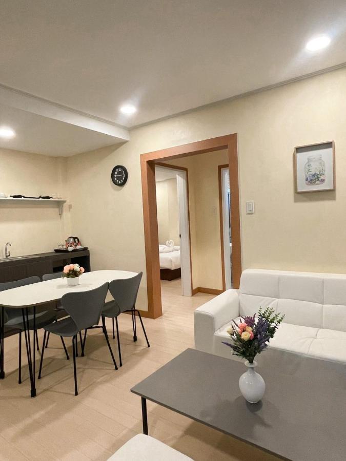 On Hotel Friendship 安吉利斯 外观 照片