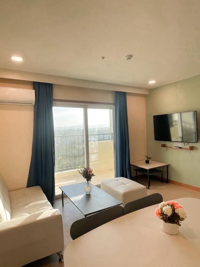 On Hotel Friendship 安吉利斯 外观 照片
