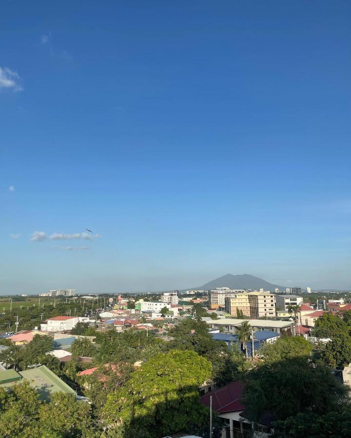 On Hotel Friendship 安吉利斯 外观 照片