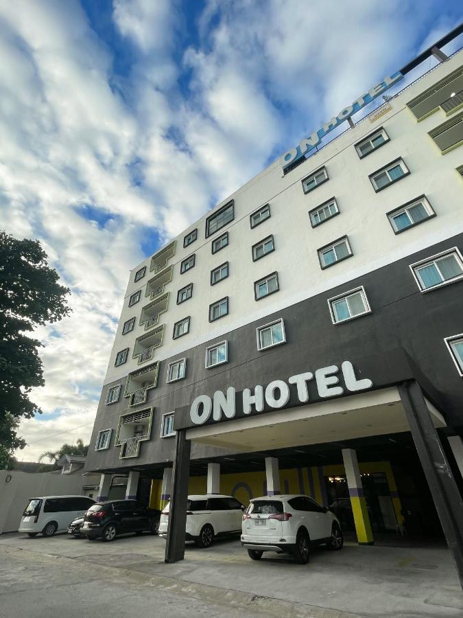 On Hotel Friendship 安吉利斯 外观 照片
