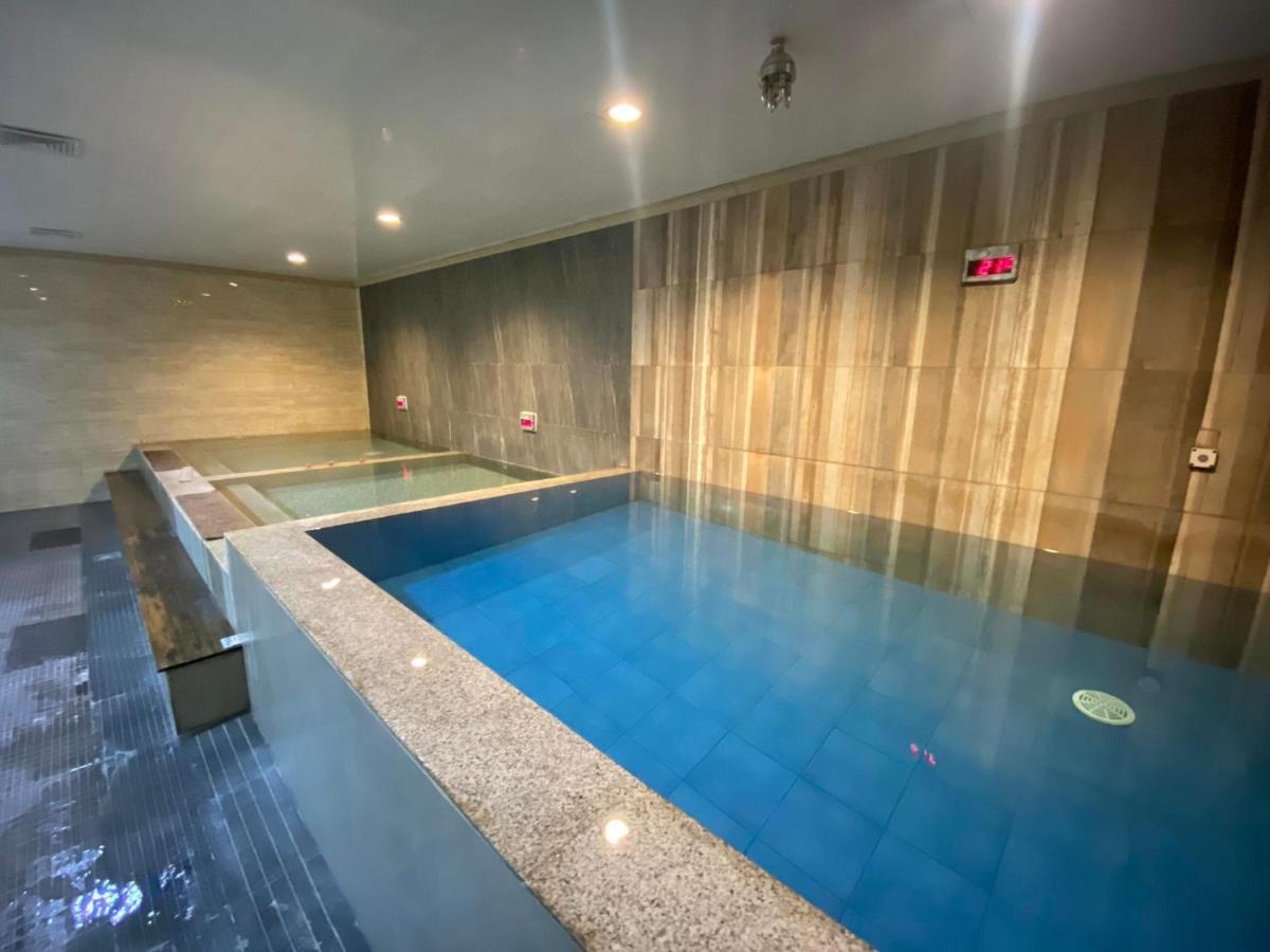 On Hotel Friendship 安吉利斯 外观 照片